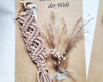 Mother's Day greeting card with the macrame keychain, large selection of colors, handmade, lovingly packaged