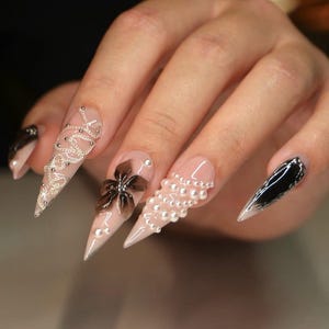 Zwart-wit custom Glam Afex witte herbruikbare pers op nagels - gemêleerd