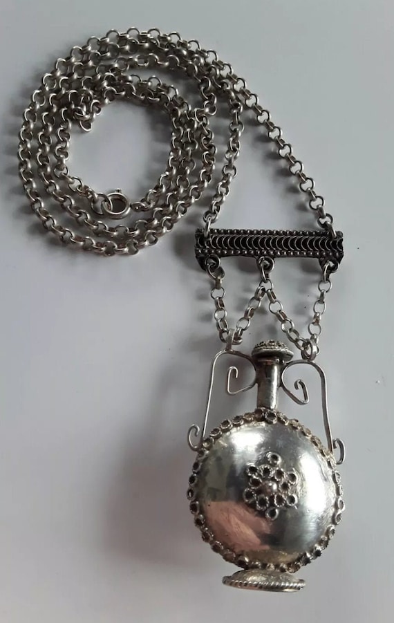 Beautiful 1930s Silver Perfume Bottle/Chatelaine N