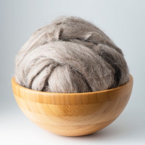 Argentinean Llama Roving (25 μm) - Rose Gray