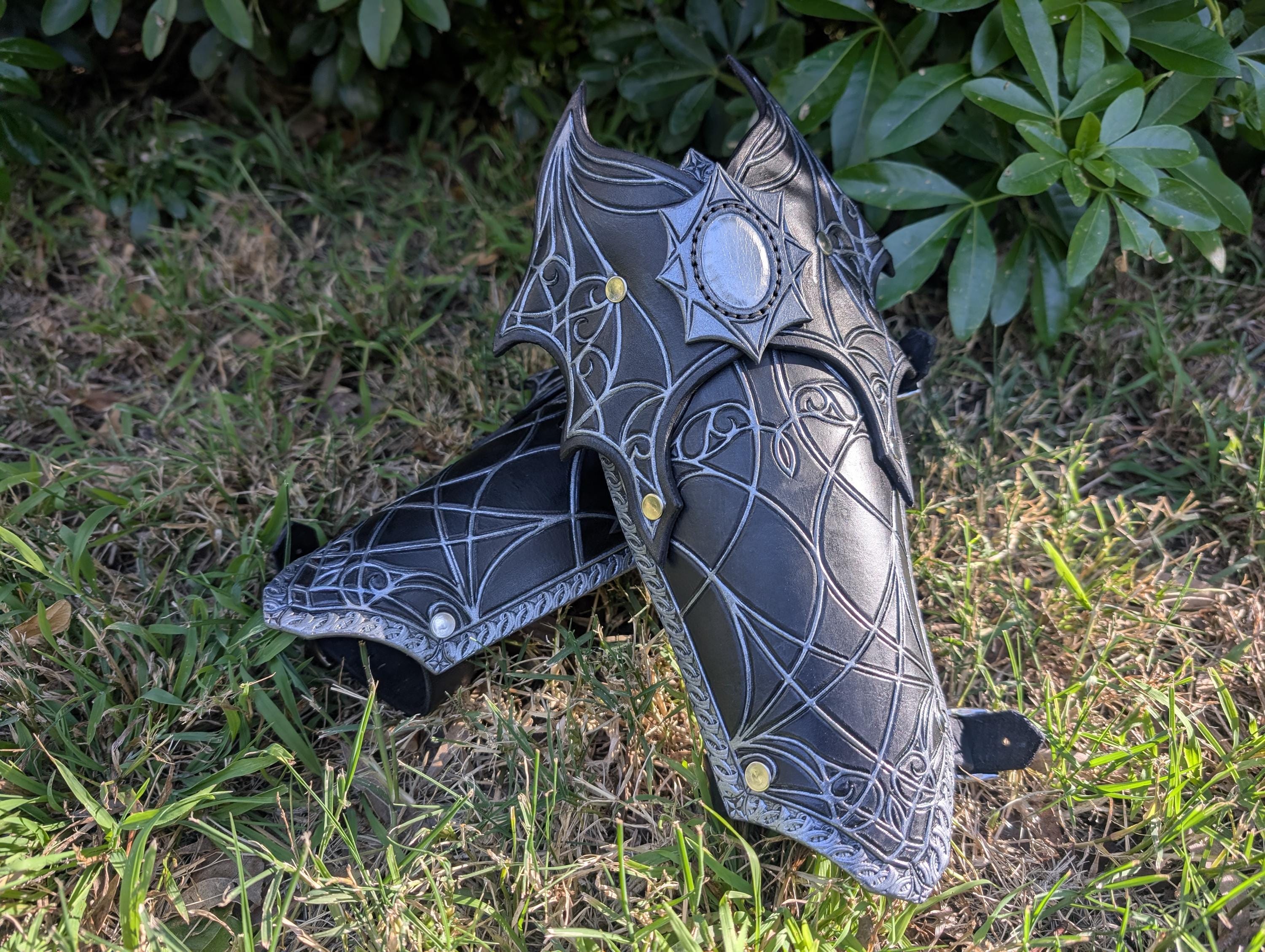 Valiant Dynamo/Braveforge Bracers セット il_fullxfull.8020347753_s1qf.jpg