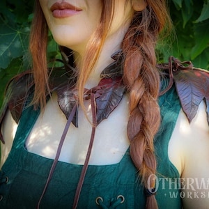 Leather Leaf Shoulder Mantle | Fantasy Inspired | LARP Cosplay Armor | Druid Elf Forest Fairy Woodland Character | Dungeons & Dragons