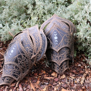 Leather Bloodstained Shoulder Pauldrons Set | LARP Cosplay DnD | Fantasy Medieval Gothic Vampire Cathedral Armor