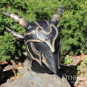 Leather Daedric Helmet | Exclusive Design & Handmade | LARP Cosplay DnD Gift | Fantasy Medieval Gothic Dragonscale Armor