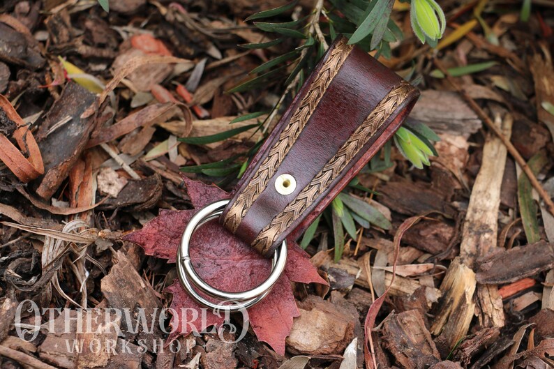 Wood Grain Skirt Hikes with Autumn Maple Leaves (Set of Two)