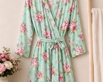 Floral Maternity Robe: Soft Pregnancy Gown with Pockets
