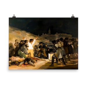 Peut inclure: Une reproduction de "Le Tres de Mayo 1808" de Francisco Goya représente une exécution nocturne. Des soldats en uniformes sombres visent des civils avec des fusils, certains les bras levés. Une lanterne éclaire la scène.