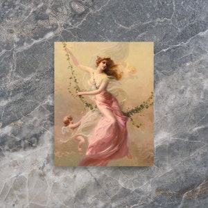 Peut inclure: Une peinture d'une femme dans une robe rose fluide avec une guirlande de fleurs dans les cheveux. Elle tient une vigne et un petit ch&eacute;rubin vole derri&egrave;re elle.