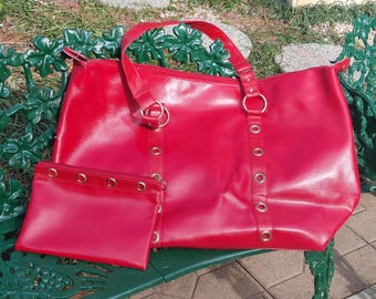 VINTAGE TRAVEL BAG - Signature Club Large Zippered Travel Tote and matching Clutch / Bright Red