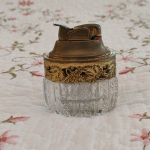 Crystal & Brass Vintage Tabletop Lighter/Berry and Leaf Pattern/1940&#39;s