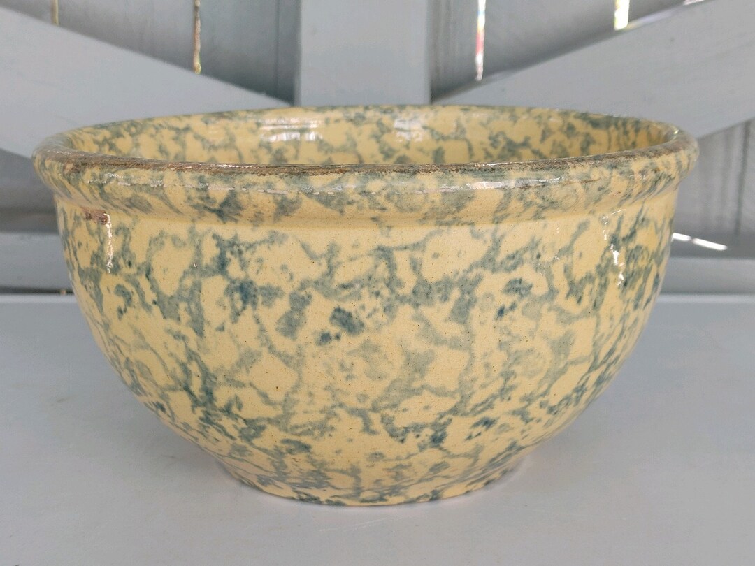 Yellow and Green Speckled Pottery Bowl With Gold Gilded Rim / Circa