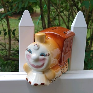 1940&#39;s Child&#39;s Train Bank/Adorable/Colorful And Sweet
