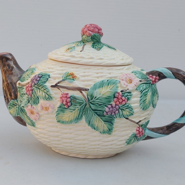 Beautiful Berry Teapot / The Haldon Group 1988 / Pink Interior