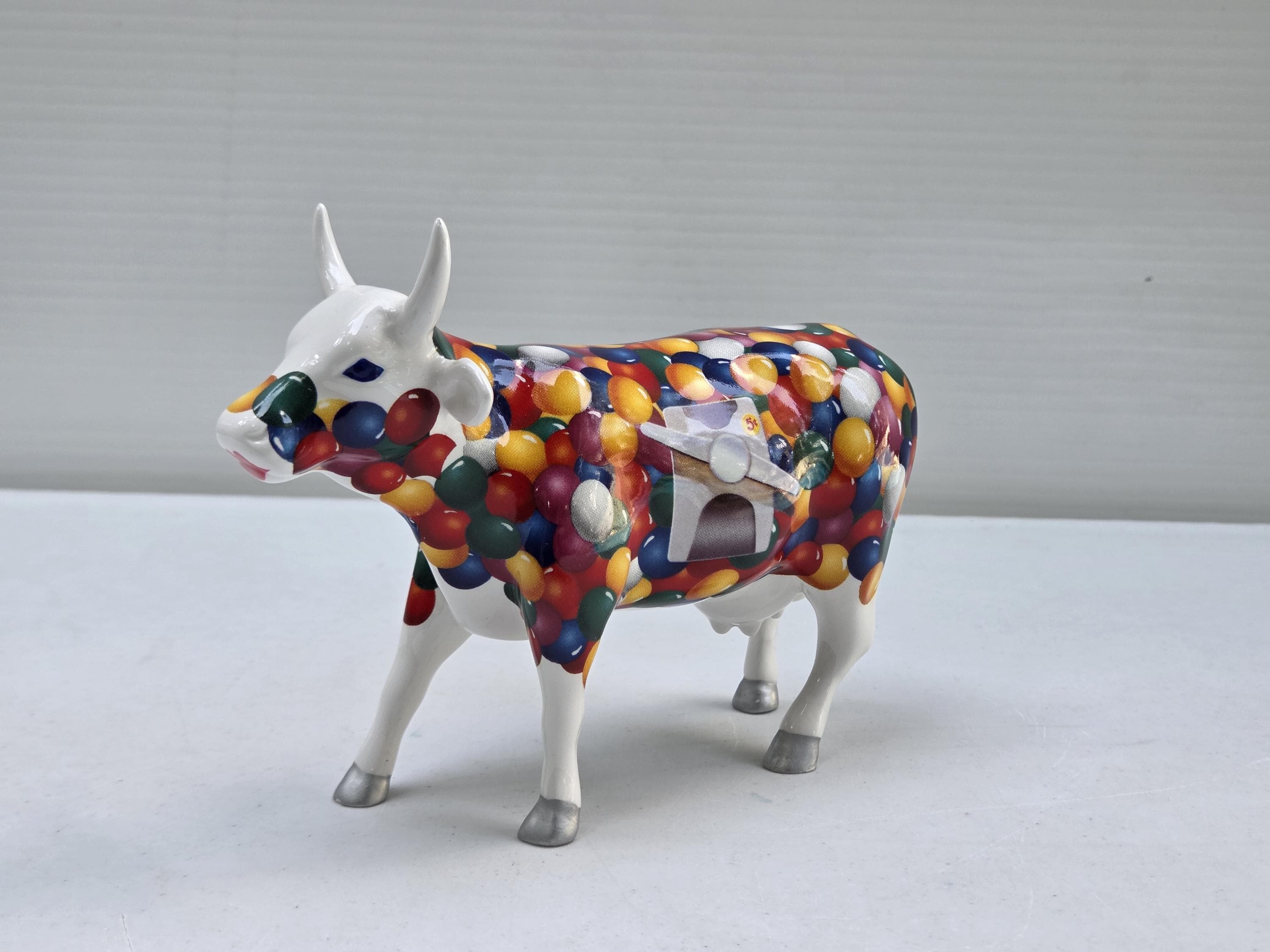 Cow Parade Figurine – Glossy Black Flower Cow, 1990 - Etsy Israel