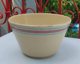 Vintage Watt Pottery Mixing Bowl – 1940s Ovenware, Pastel Stripes
