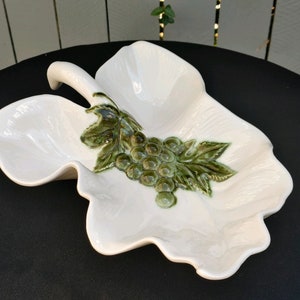 OHIO - HULL PLATTER / U.S.A. 19 Art Pottery / Holiday Leaf Green Grape Design / Crooksville, Ohio / Vintage Holiday Platter / White Ceramic