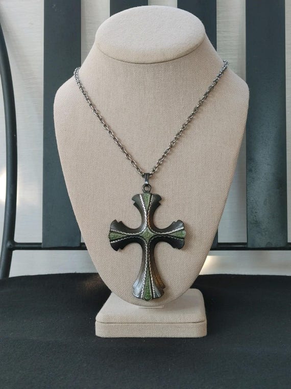 VINTAGE GOTHIC CROSS Sarah Coventry Pewter Gray Cross With Green