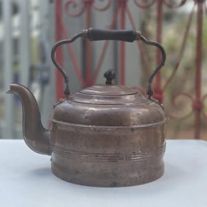 COPPER KETTLE ANTIQUE:  Circa 1890's