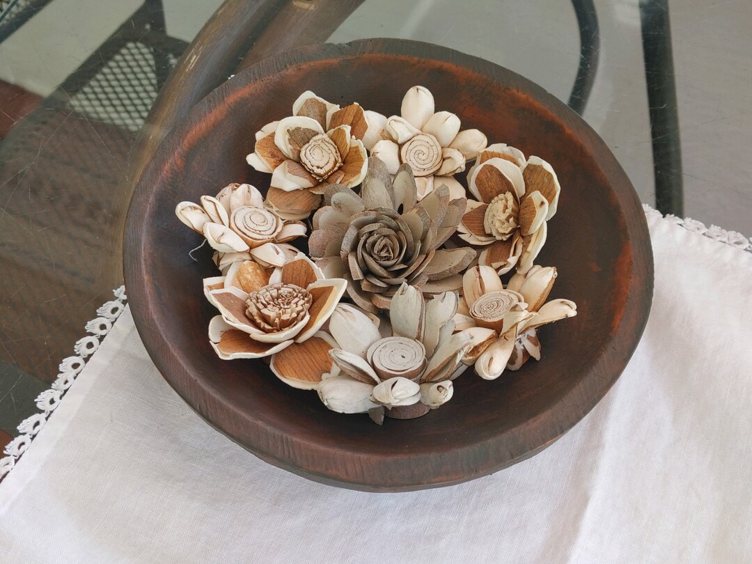 Catchall Small Resin Dough Bowl With Wood Flowers for Bathrooms