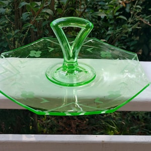 OHIO - 1920s RARE URANIUM Vaseline / Snack Tray with Glass Handle / Depression Art Deco Era / Glows Under Black Light / Streamline Moderne