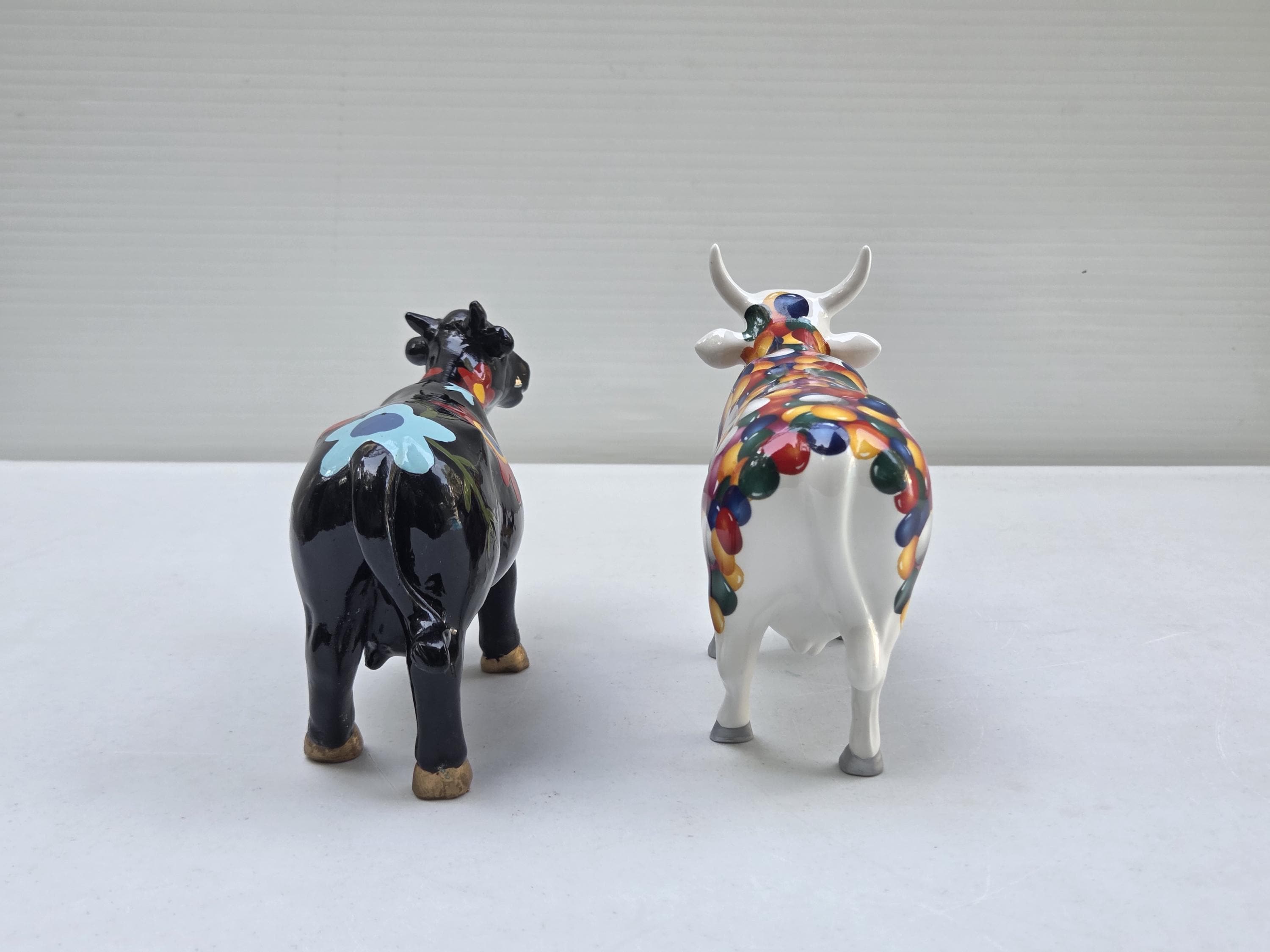 Cow Parade Figurine – Glossy Black Flower Cow, 1990 - Etsy Israel