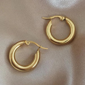 18k gold chunky hoops • gold hoops earrings • thick huggies • chunky hoops earrings • minimal earrings • waterproof earrings