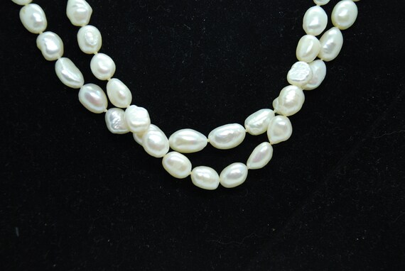 Lovely Set of Stringed Freshwater Pearls - image 3