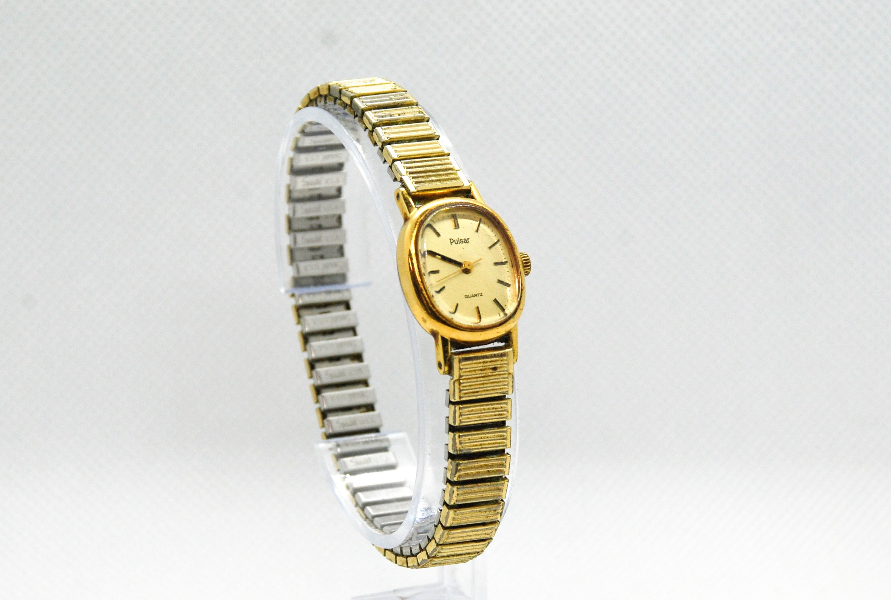 Pulsar quartz online ladies watch