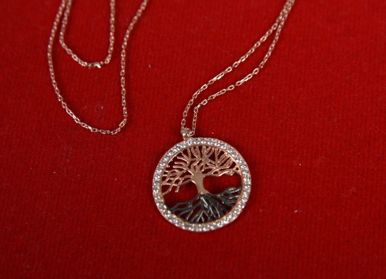 Family Tree Necklace Dainty Silver Tree Pendant Necklace Etsy