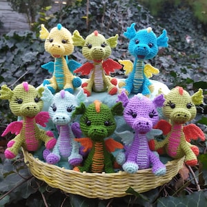 編み物のドラゴン かぎ針編みのドラゴン 既製の編み物のドラゴン ぬいぐるみのドラゴン 手作りのドラゴン 編みぐるみのドラゴン