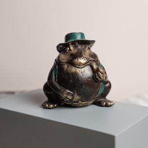 Vintage Frog Sculpture 2.5 Inch / 6 Inch, Room Decor, Housewarming, House Decor, Birthday Gift, Frog Statue, Frog Sculpture, Frog Decor