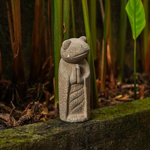 Concrete Meditating Frog 8 Inch / 10 cm, Frog Decoration, Frog Sculpture, Room Decor, Home Decor, Housewarming, Garden Decor, Patio Decor