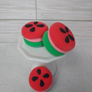 Watermelon fake macaroon,  faux macaroon, fake cookie, faux cookie, fake sweets, faux sweets, watermelon macaron, sweets displày, fake food