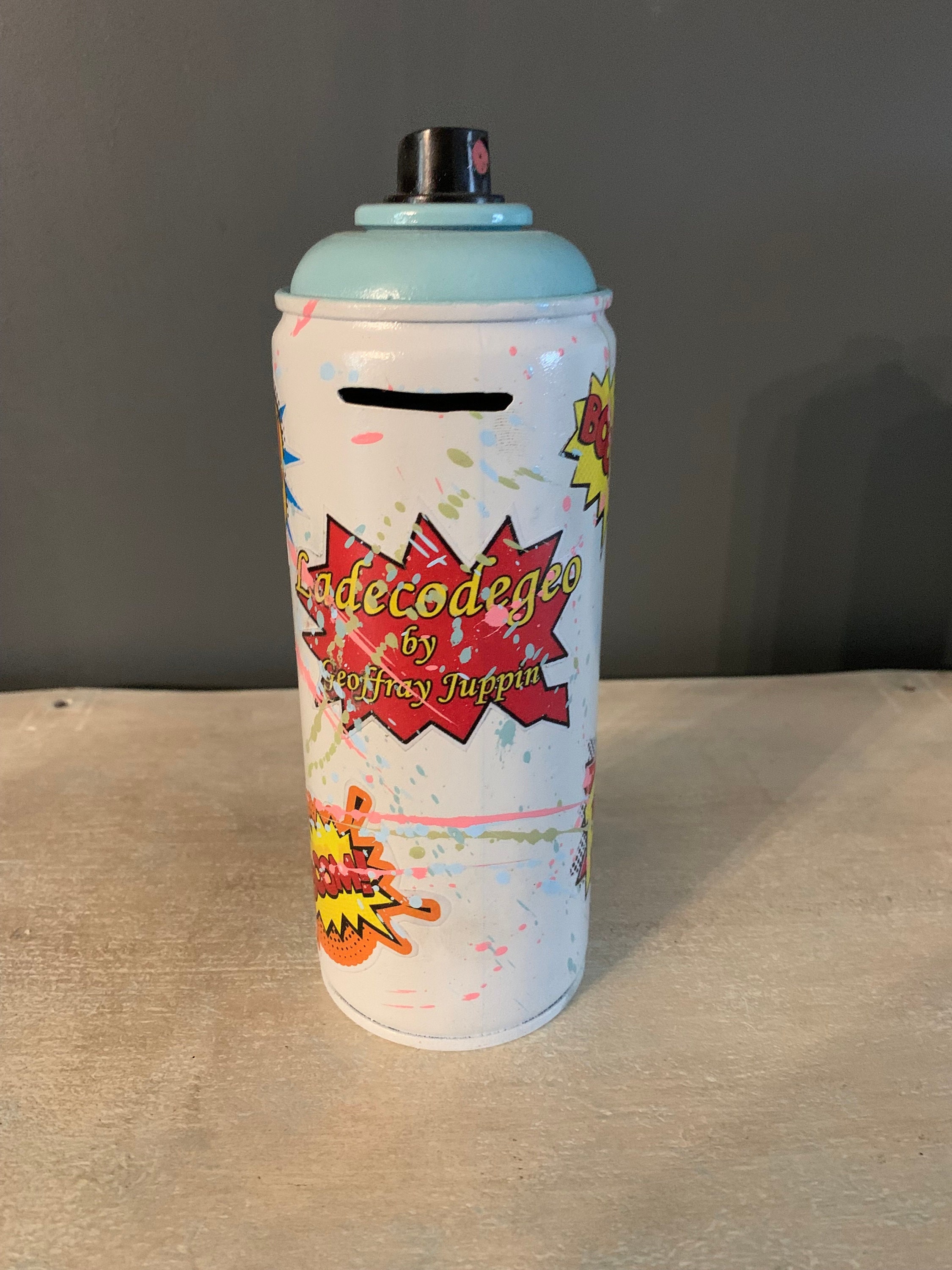 Tirelire Bombe de Peinture Style Pop Art Décoration Coloré