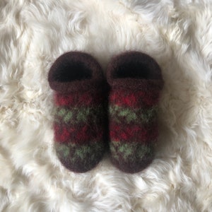 Felted Wool Slippers, Brown with Green Red Flower Pattern, Women's Size 6 (38.5 EU)