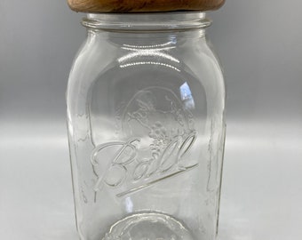 Mason Jar mit Hand Holz gedreht Deckel