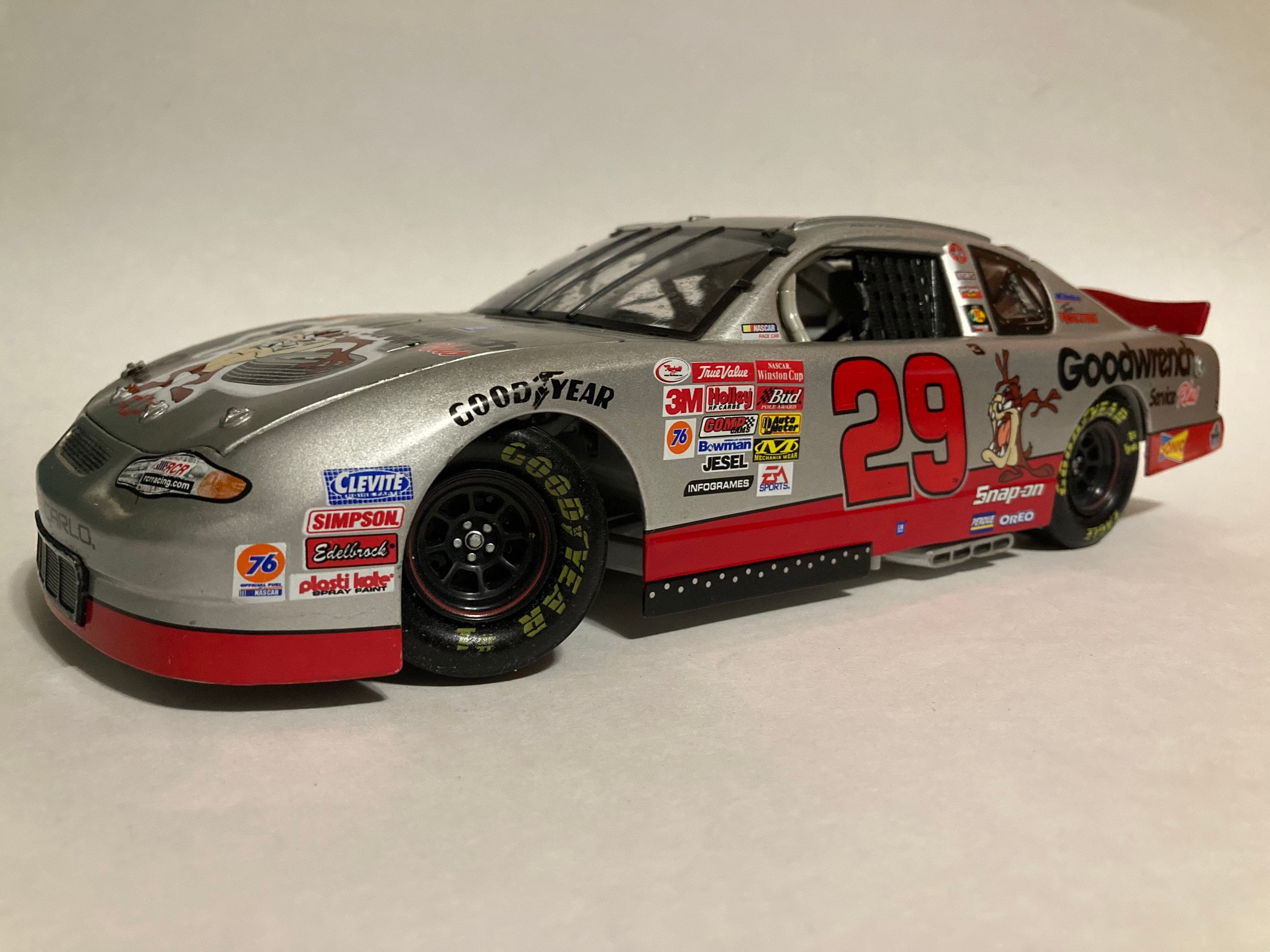 Kevin Harvick ROOKIE #29 1:18 2001 Monte Carlo GM Goodwrench SP