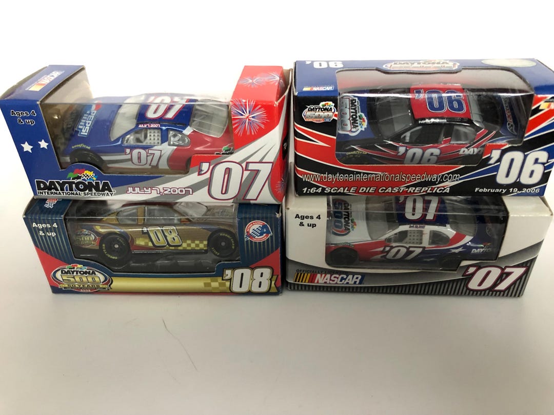 NASCAR Daytona 500 Track Program Car Lot of the Great American Race Plus  Pepsi 400 Car All New 1/64 Scale Die Cast Fast Free Shipping