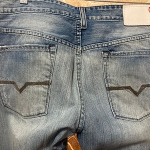 GUESS JEANS CLIFF boot cut Zipper fly distressed stonewashed - designer men’s jeans - vintage blue jeans. Size 30/32