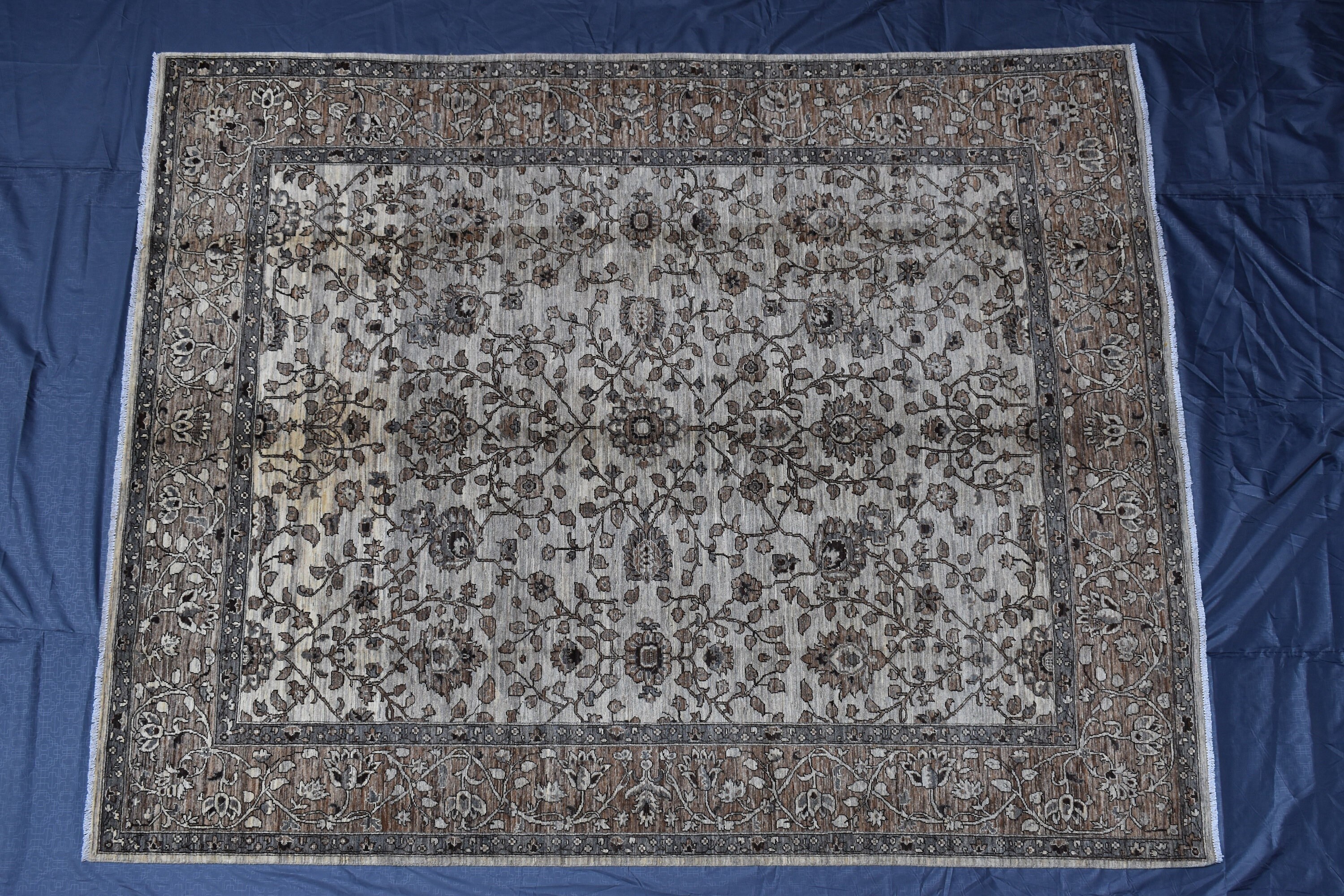 手織りアフガンウールラグ：9.10 x 7.10フィート、植物染料