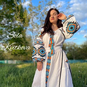 Elegante vestido blanco bordado vintage kaftan, vestido romántico, vestido ucraniano mujer boho vestido de lino, vestido eslavo azul naranja bordado