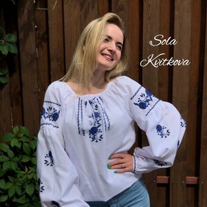 Ukrainische Bauernbluse Vyshyvanka Boho, Frauen kleidung geblümte ukrainische Bluse, Stil bestickt Top langarm blau Blumen Puttern