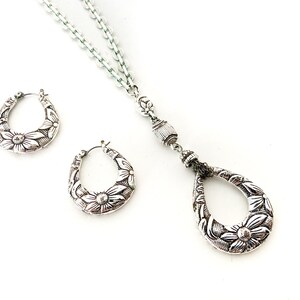 vintage silver tone flower pendant necklace and hoop earrings / silver necklace and earrings set / jewelry set / sunflower jewelry set