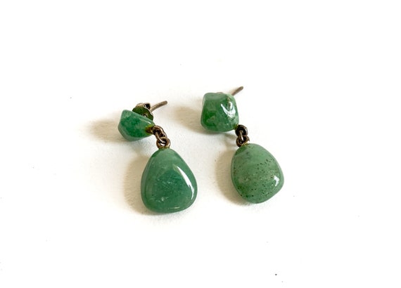 vintage green natural stone dangle earrings / gre… - image 3