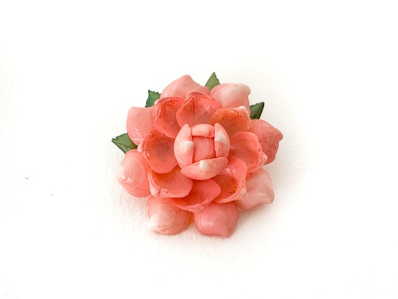 1950s pink rose brooch made of seashells / seashe… - image 1