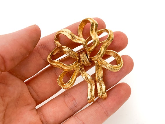 vintage gold tone bow brooch / gold bow brooch / … - image 4