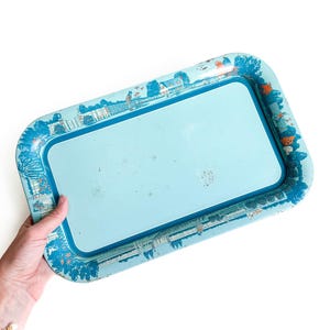 1950s illustrated blue serving metal tray / vintage blue tin tray / 1950s blue decor / vintage decorative blue serving tray