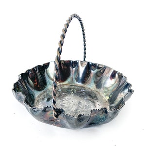 vintage parapoint quadruple silverplate candy basket / crinkle metal basket / vintage silverplate trinket dish
