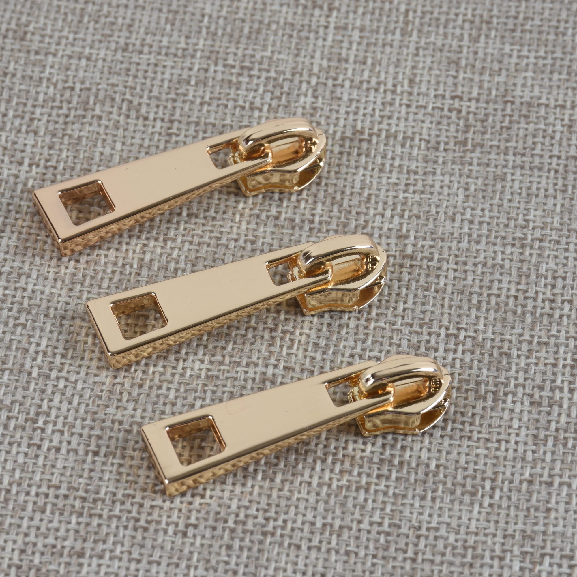 Large “Made in France” Louis Vuitton Zipper Pull