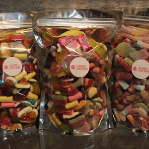 Pick 'n' Mix 1kg Sweet Bag: Birthday Party Gift Christmas Secretsanta Present